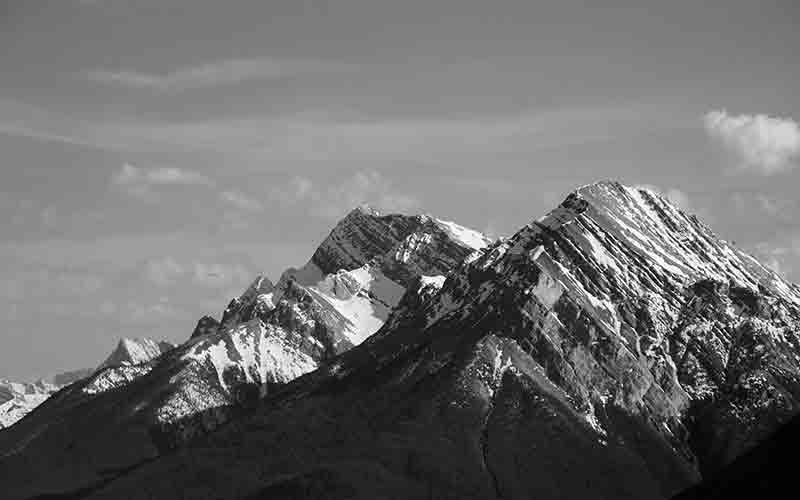 灰色大山